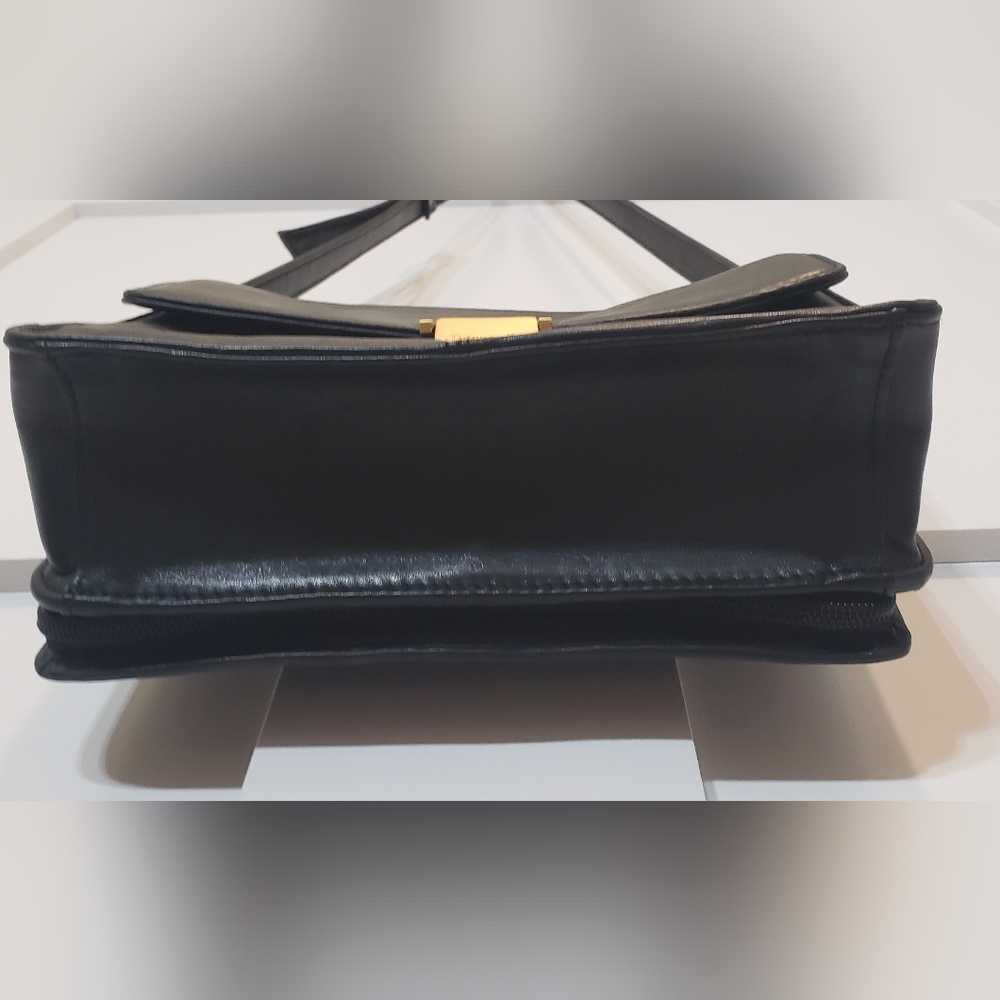 Tignanello Vintage Black Crossbody Organizer Messenger Style Magnetic Cl… - Picture 8 of 16